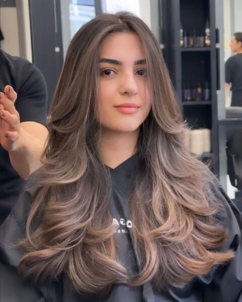 Corte cabelo longo liso em camadas