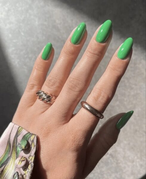 Esmalte Verão 2024 unhas verde