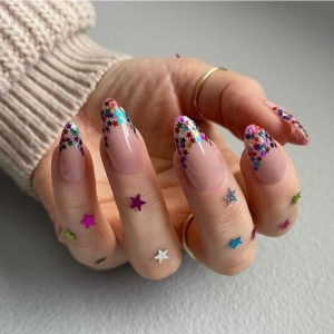 unhas para carnaval com glitter