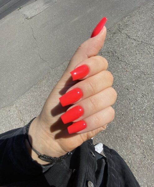 unhas vermelho coral