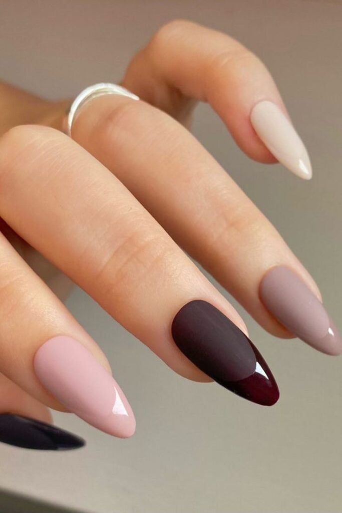 32 Inspirações de Unhas Almond: Com Dicas e Segredos para Mãos Elegantes e Sofisticadas https://vidarealdemulheres.com.br/wp-content/uploads/2024/07/unhas-almond-capa.jpg