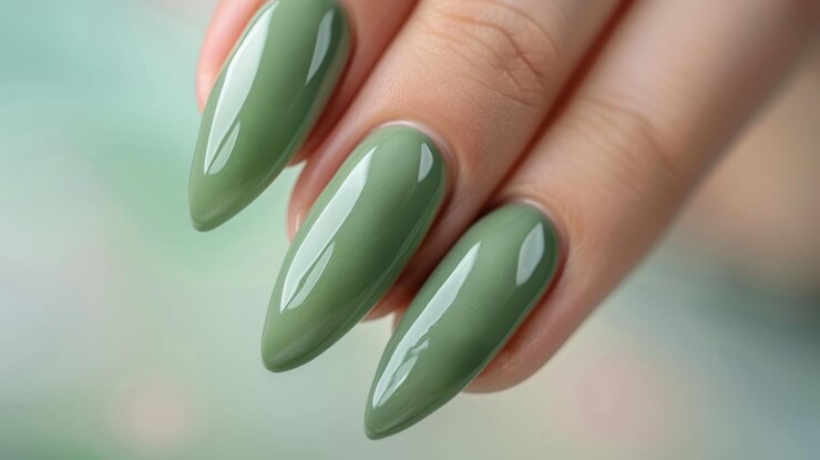 Esmalte verde militar: O que combina com ele? https://vidarealdemulheres.com.br/wp-content/uploads/2024/08/image-3.png