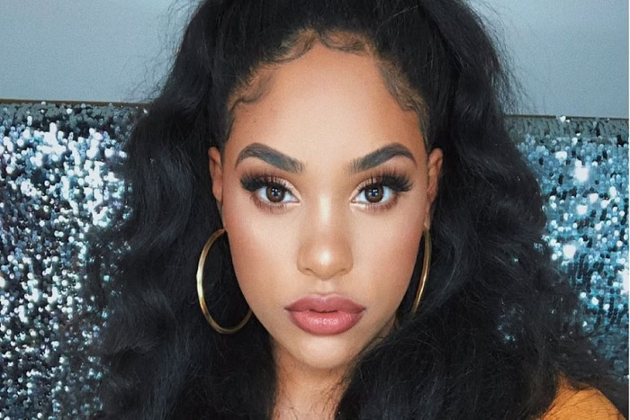 Baby hair cabelo cacheado: 12 estilos e ideias para você caprichar no look https://vidarealdemulheres.com.br/wp-content/uploads/2024/09/image-43.png