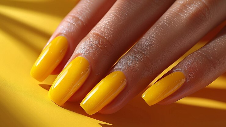 Esmalte amarelo: 10 ideias e tendências que vão fazer você se apaixonar https://vidarealdemulheres.com.br/wp-content/uploads/2024/09/esmalte-amarelo.png