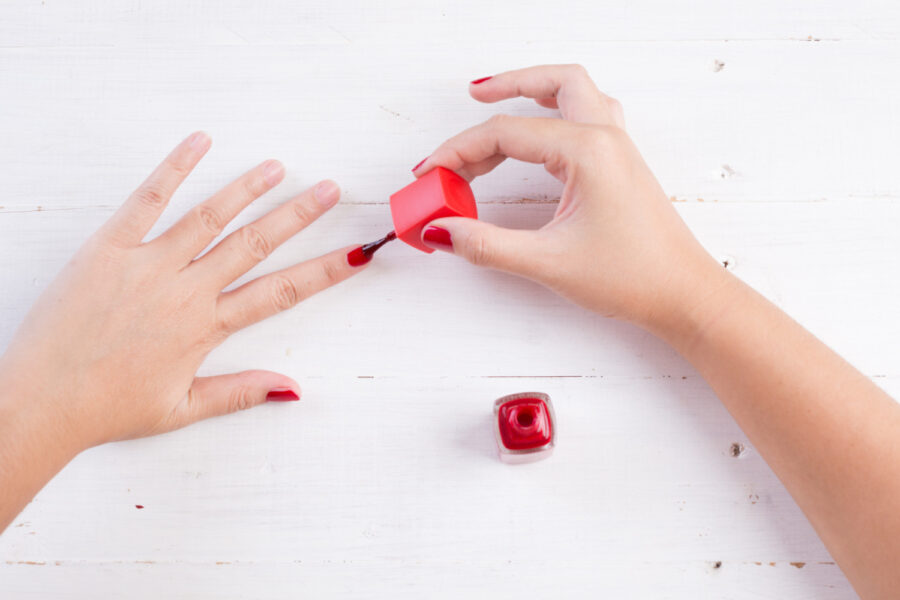 unhas decoradas em gel vermelho